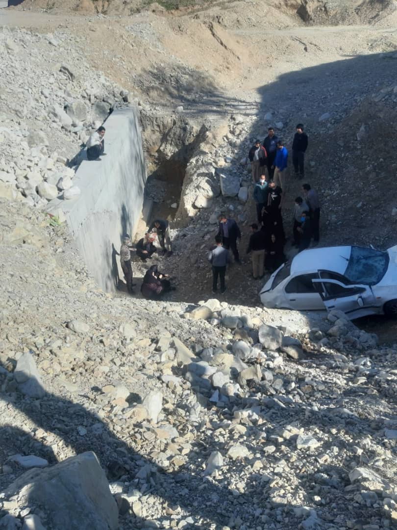 واژگونی شدید سمند در جاده ایلام-مهران