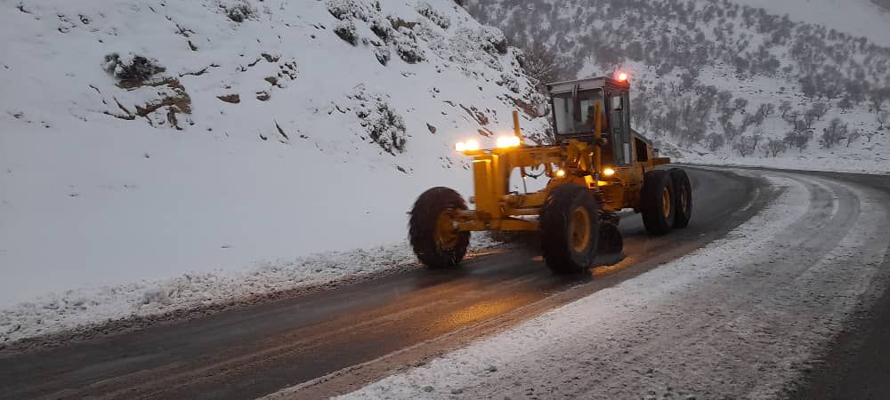 گزارش تصویری/برف روبی جاده های استان ایلام