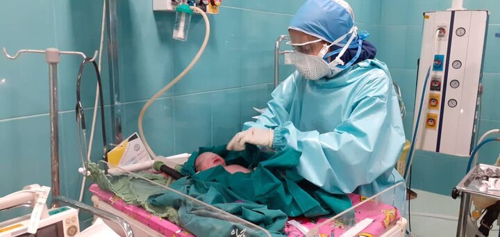 نوزاد مادر دهلرانی مبتلا به کرونای جهش یافته متولد شد