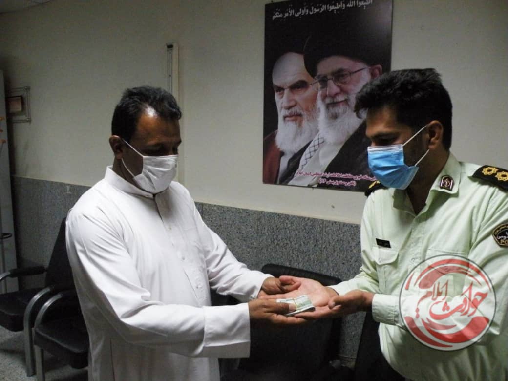 عودت دلارهای گمشده تبعه عراقی با صحت عمل پلیس+عکس