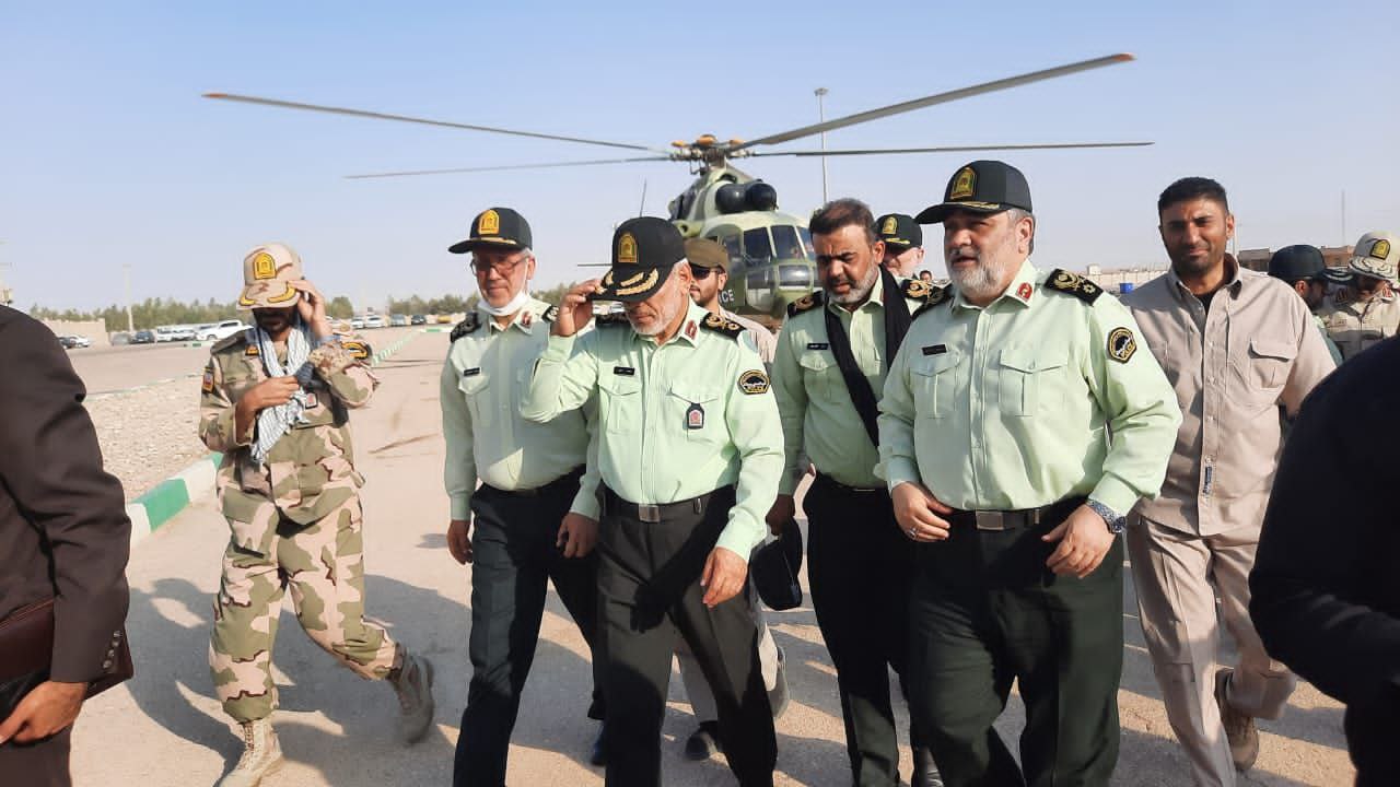گزارش تصویری|بازدید سرادر اشتری فرمانده کل انتظامی از پایانه مرزی مهران