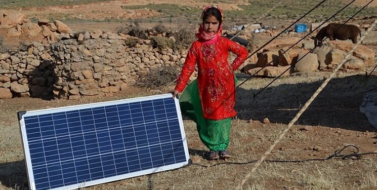 ۹۰ خانواده عشایر ملکشاهی سامانه قابل حمل خورشیدی دریافت کردند