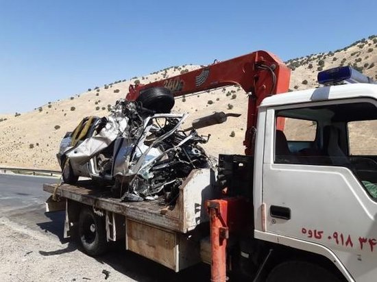 تصادف کامیون با پژو در جاده ایلام-مهران حادثه آفرید