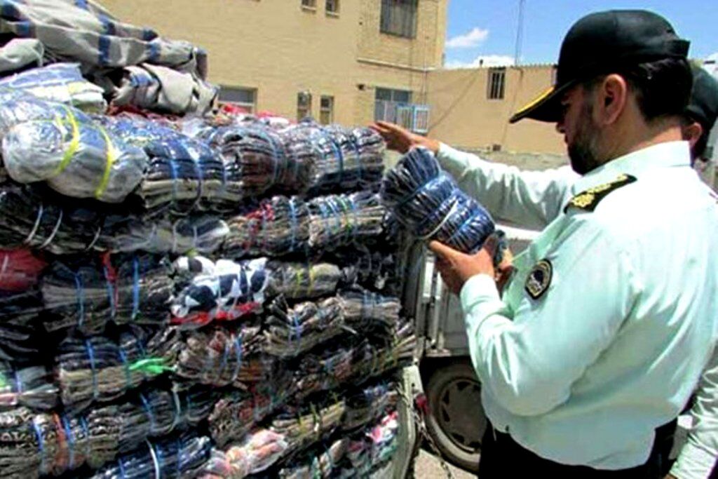 کشف پوشاک قاچاق به ارزش ۲ میلیارد ریال در مهران