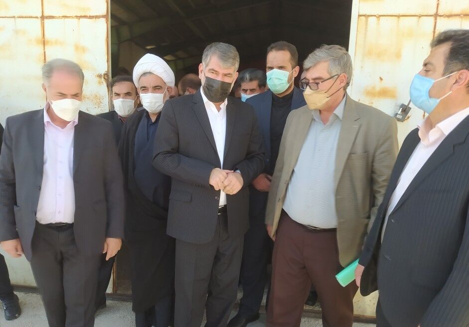 وزیر جهاد کشاورزی از واحد خوراک دام و طیور چرداول بازدید کرد