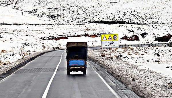 جاده‌های استان درگیر برف و باران می‌شود