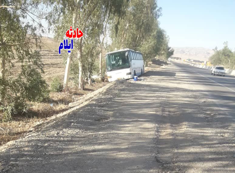 خروج از جاده اتوبوس حامل زائران پاکستانی در محور مهران