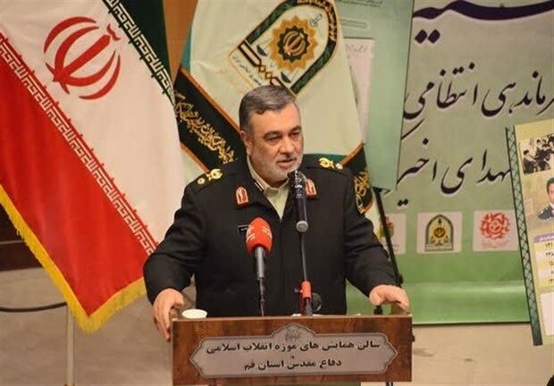 دشمن با هدف ضربه زدن به نظام به میدان آمده بود