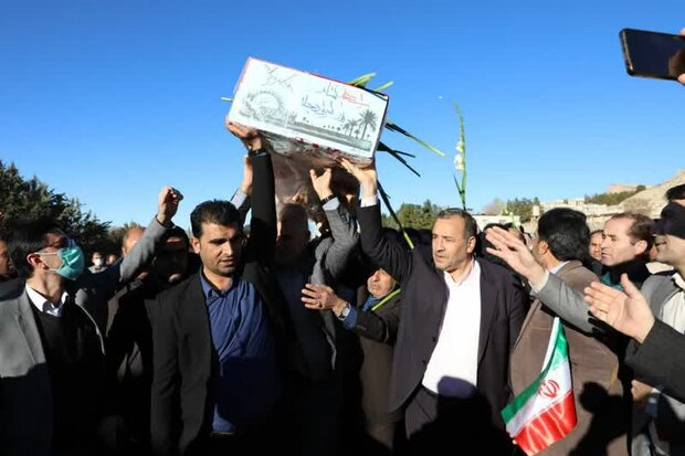 حضور باشکوه مردم ایلام در مراسم تشییع شهدای گمنام قابل تقدیر است