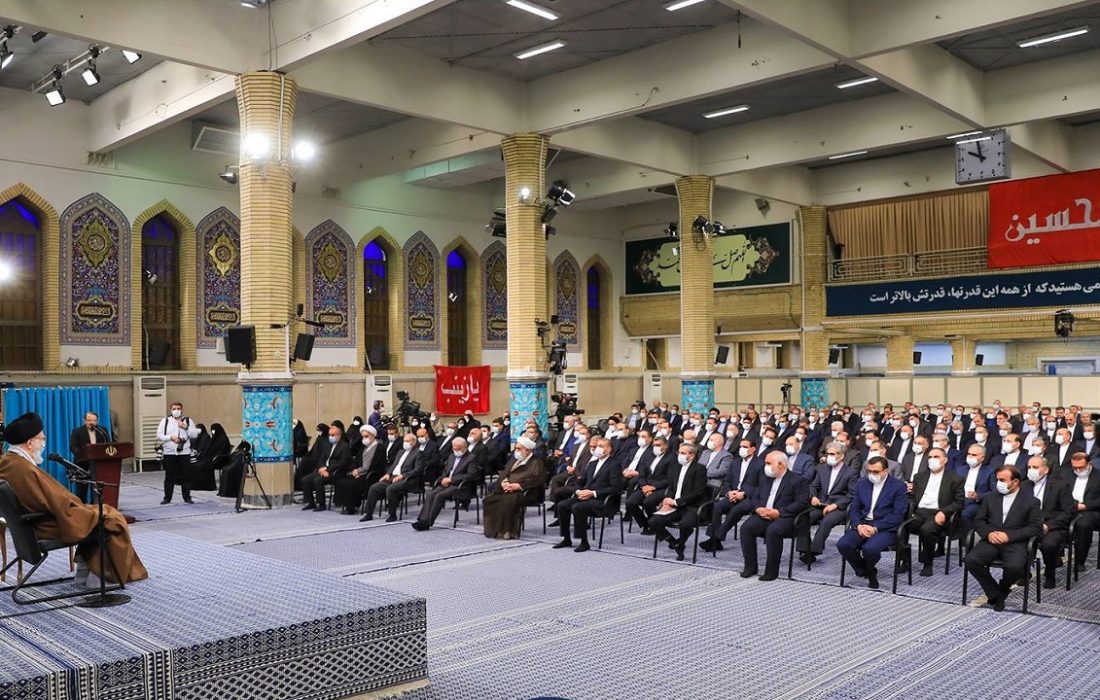 عزت در سیاست خارجی یعنی نفی دیپلماسی التماسی/ انعطاف نفی اصول نیست