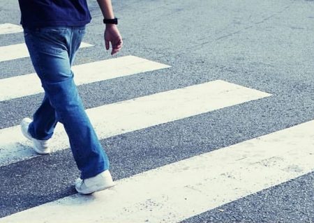 لزوم رعایت قوانین و مقررات ترافیکی برای عابرین پیاده