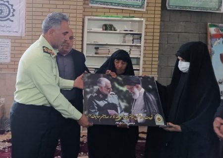 مراسم بزرگداشت اولین سالگرد شهید مدافع امنیت محمد یاسمی در ایوان