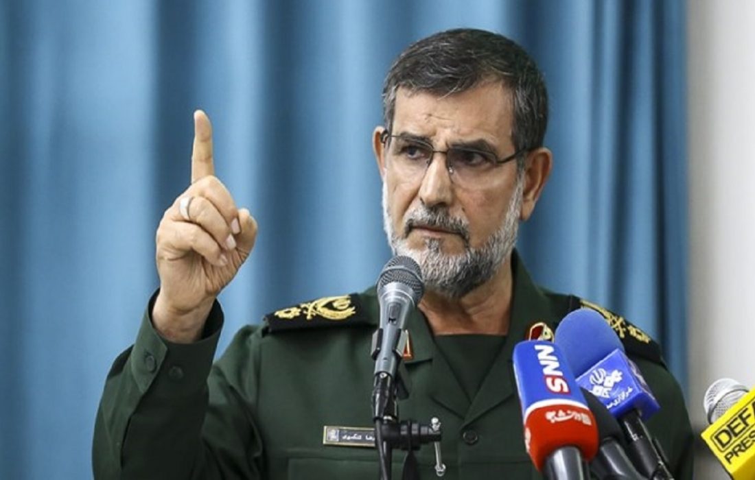 هشدار فرمانده نیروی دریایی سپاه به آمریکا نسبت به تخلیه نفت سرقتی ایران