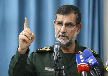 هشدار فرمانده نیروی دریایی سپاه به آمریکا نسبت به تخلیه نفت سرقتی ایران