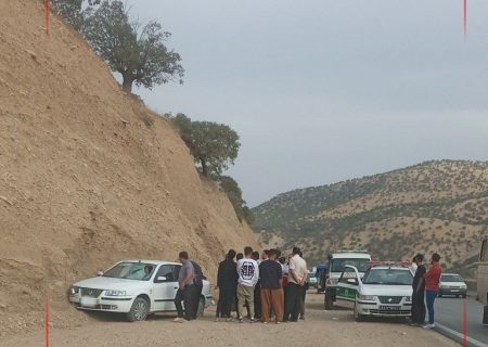 مرگ تلخ راننده سمند در اثر سقوط سنگ در ایلام