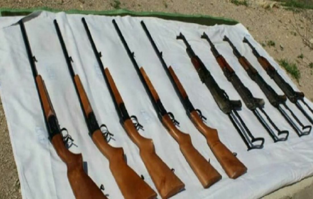 کشف و ضبط ۶۶ قبضه سلاح جنگی از قاچاقچیان در دهلران