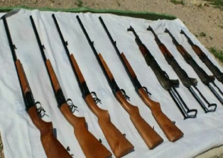 کشف و ضبط ۶۶ قبضه سلاح جنگی از قاچاقچیان در دهلران