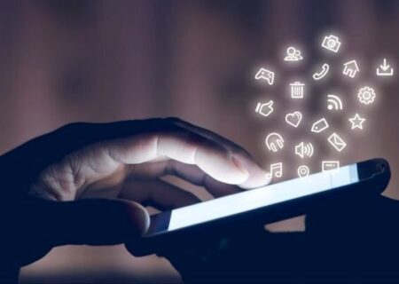 نقش فضای مجازی در تکوین افکار عمومی