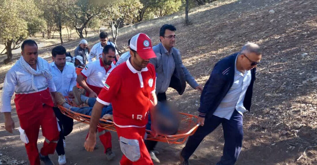 انتقال مصدوم ۵۲ ساله از منطقه صعبالعبور بانگنجاب (ارتفاعات أمارو) ایلام