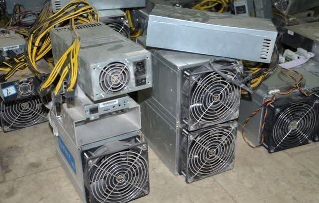 کشف ۱۱ دستگاه ماینر قاچاق به ارزش ۱۱ میلیارد ریال در ایلام
