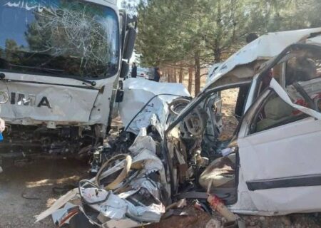 ۲ فوتی و ۳ مصدوم در تصادف مرگبار خاور و پژو در محور ایوان /پدر و نوزاد ۵ ماهه جان باختند