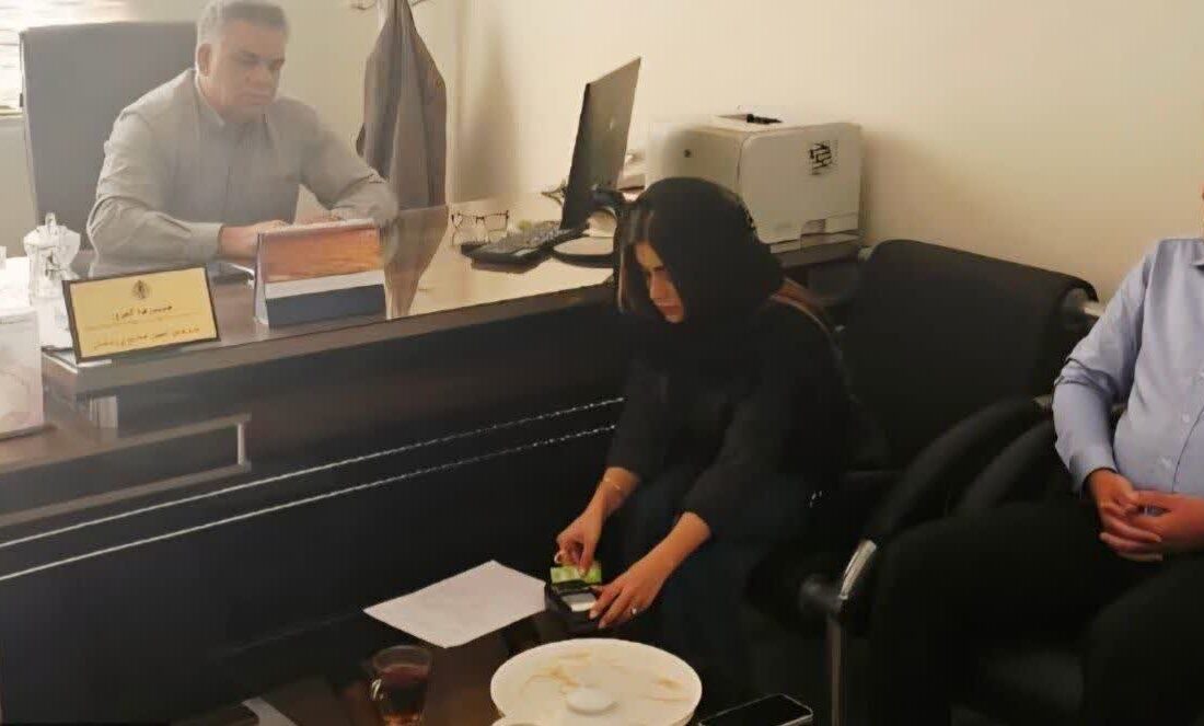 زوج ایلامی ۱۰۰ میلیون تومان برای آزادی زندانیان نیازمند اهدا کردند