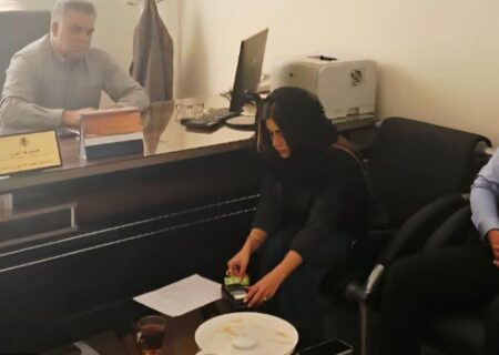 زوج ایلامی ۱۰۰ میلیون تومان برای آزادی زندانیان نیازمند اهدا کردند