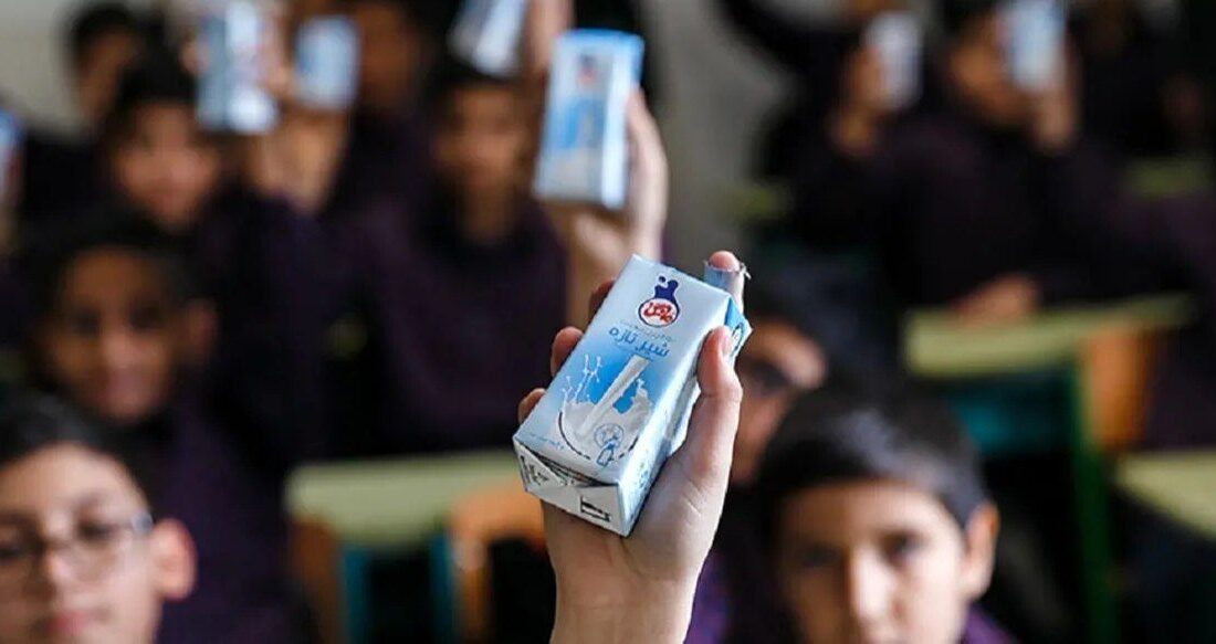 جمع آوری شیرهای فاقد استاندارد بهداشتی توزیع‌شده در مدارس ایلام