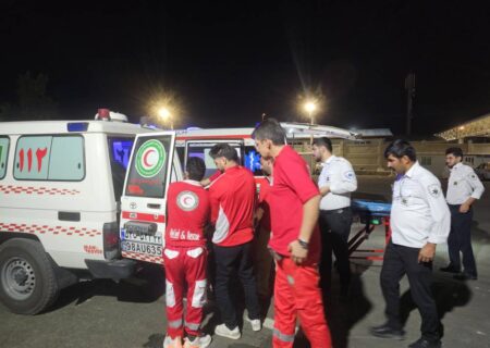 انتقال ۱۵ زائر حادثه‌دیده از عراق به مرز مهران/آماده‌باش کامل هلال‌احمر ایلام+عکس